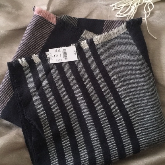 NWT J.Crew Classic Plaid Scarf - Picture 1 of 3